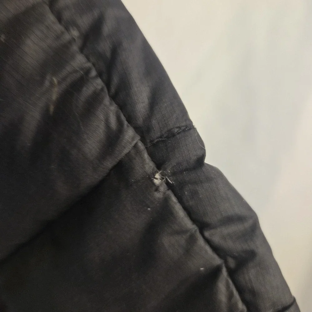 Kids / Enfants PATAGONIA Black Down Puffer Jacket Size L 12 READ